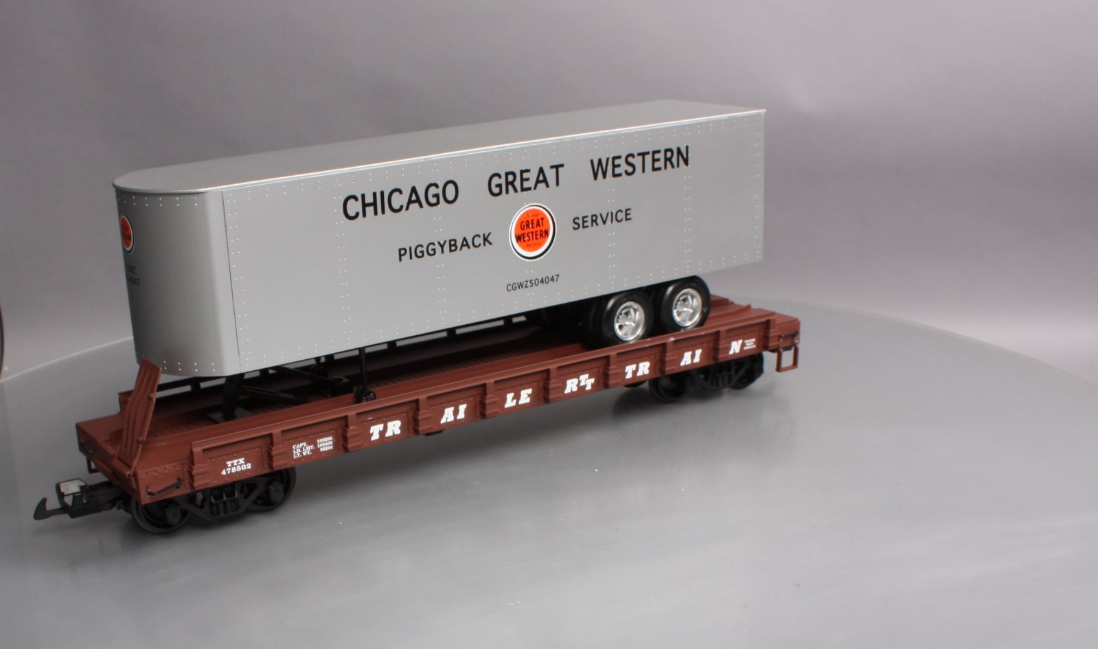 USA Trains R17023 G Chicago Great Western Piggyback Flatcar with Trailer