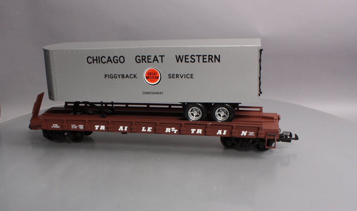 USA Trains R17023 G Chicago Great Western Piggyback Flatcar with Trailer