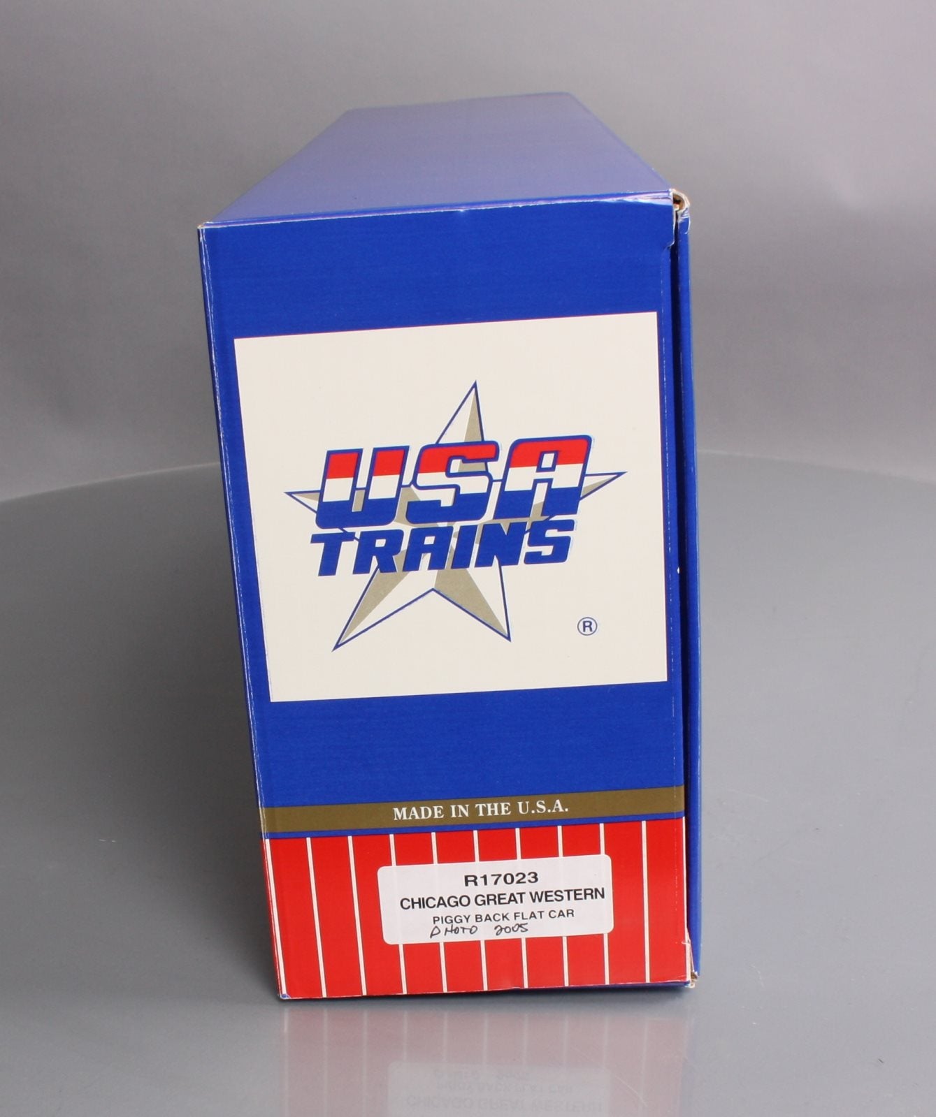USA Trains R17023 G Chicago Great Western Piggyback Flatcar with Trailer