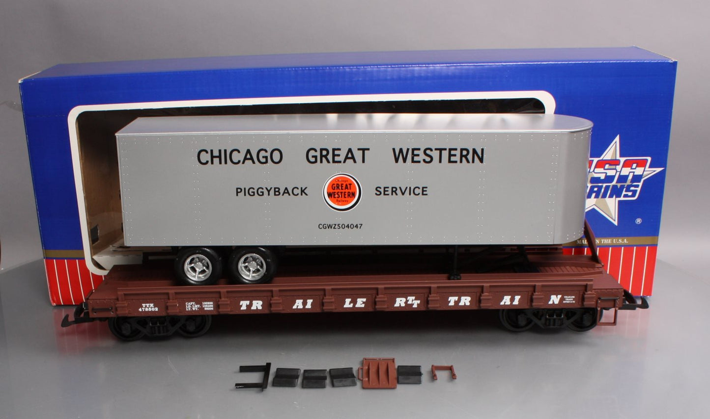 USA Trains R17023 G Chicago Great Western Piggyback Flatcar with Trailer
