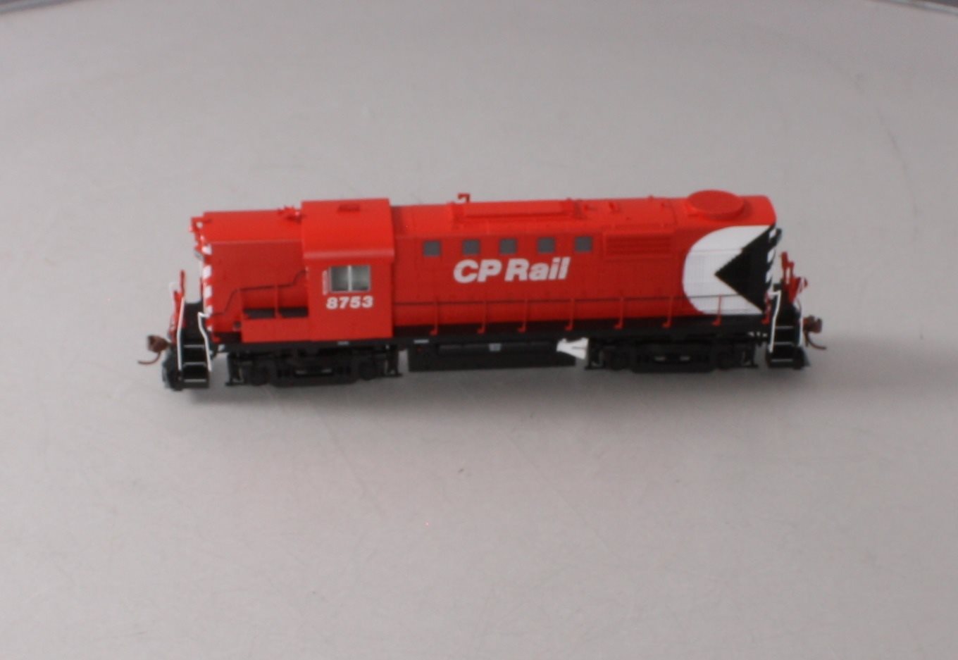 Rapido Trains 32539 HO CP Rail RS-18 Diesel Locomotive #8753