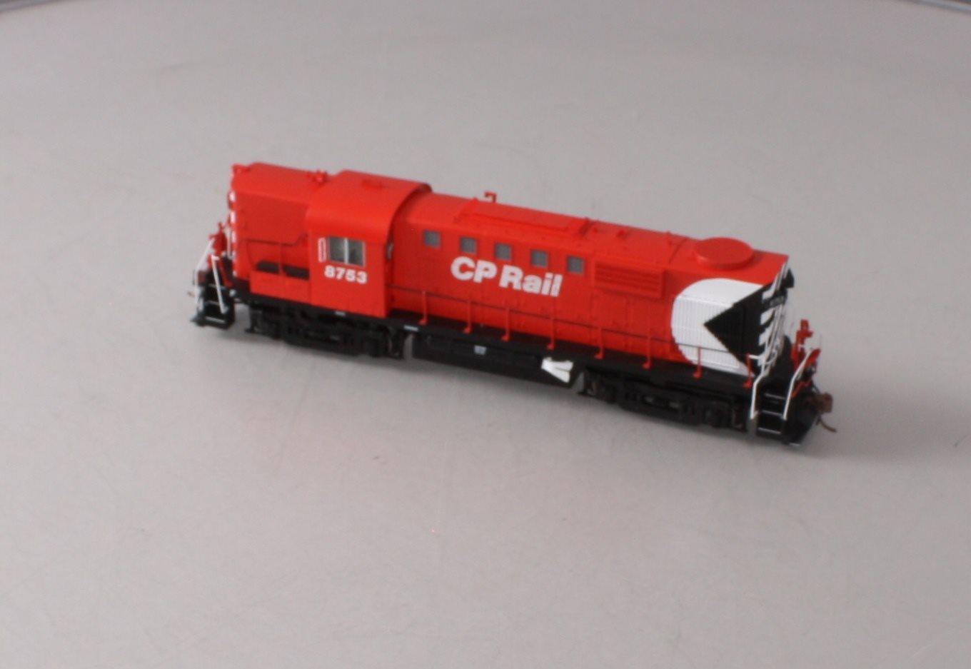 Rapido Trains 32539 HO CP Rail RS-18 Diesel Locomotive #8753