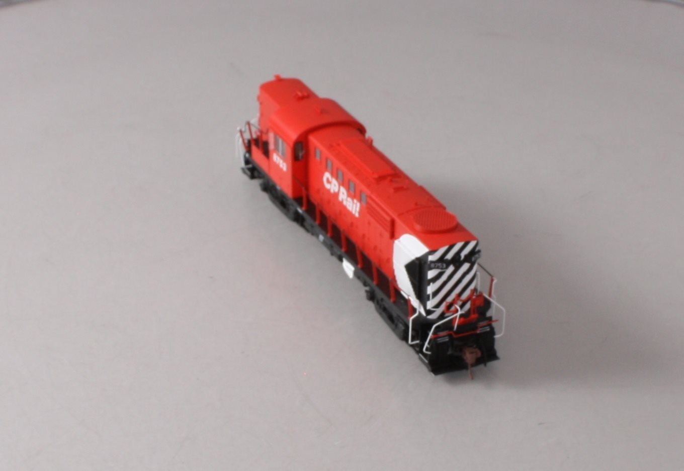 Rapido Trains 32539 HO CP Rail RS-18 Diesel Locomotive #8753