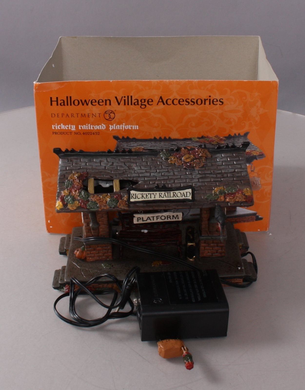 Dept 56 4022432 Halloween Village Rickety Railroad Platform LN/Box