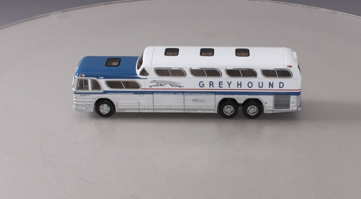 Corgi US54409 1:50 GM4501 Greyhound Scenicrusier Washington, DC