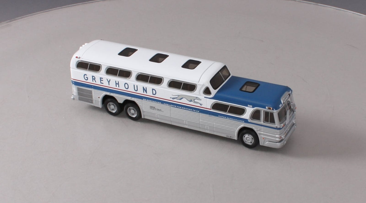 Corgi US54409 1:50 GM4501 Greyhound Scenicrusier Washington, DC