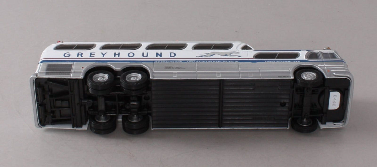 Corgi US54409 1:50 GM4501 Greyhound Scenicrusier Washington, DC