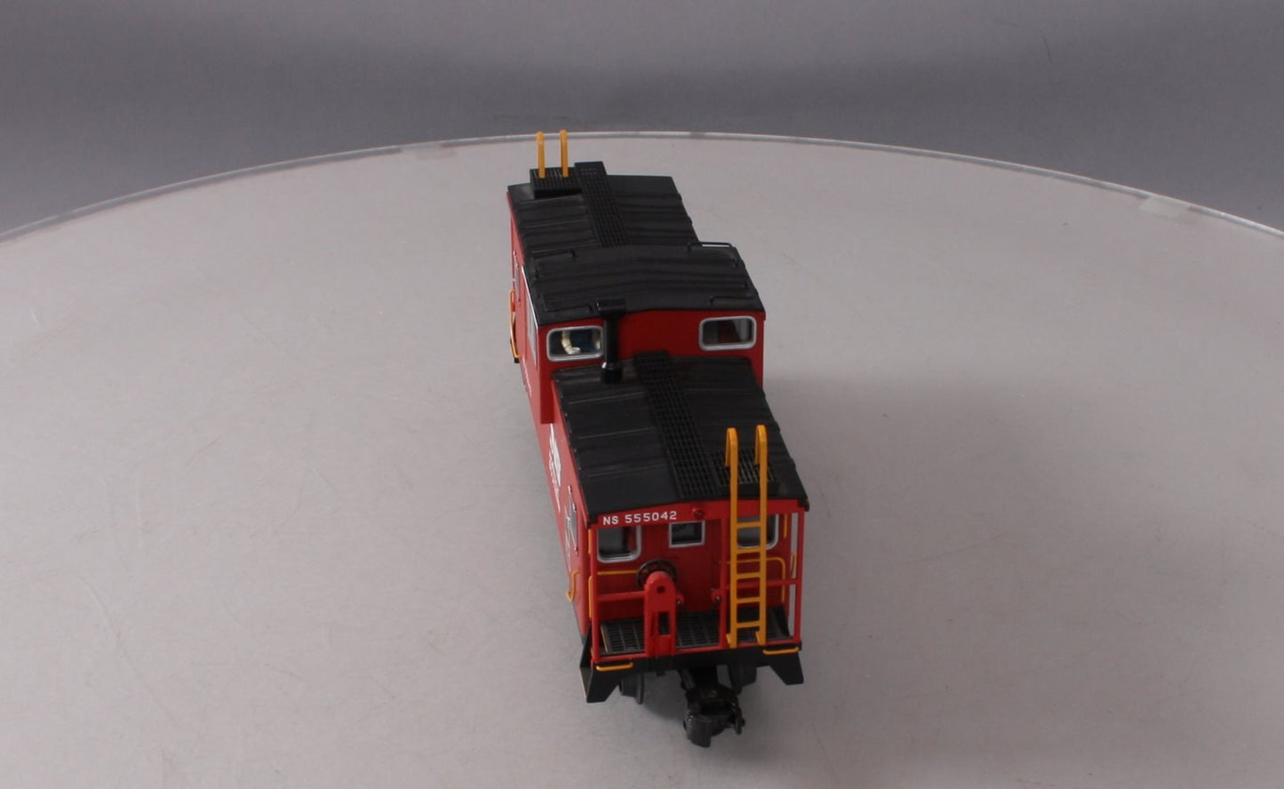 MTH 30-77329 O Scale Norfolk Southern Extended Vision Caboose #555042