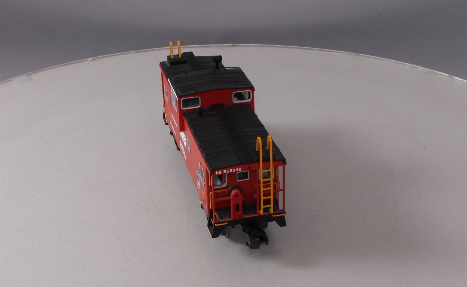 MTH 30-77329 O Scale Norfolk Southern Extended Vision Caboose #555042