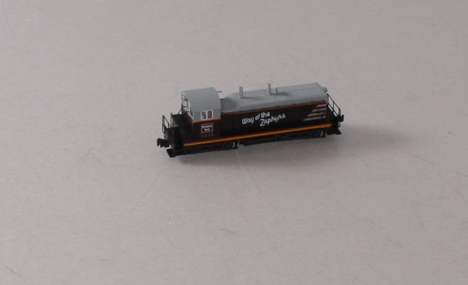 Kato 176-4368 N Chicago, Burlington & Quincy EMD NW2 Diesel Locomotive #9211