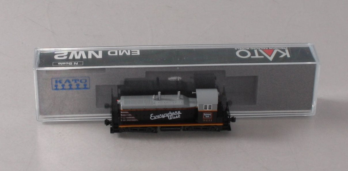 Kato 176-4368 N Chicago, Burlington & Quincy EMD NW2 Diesel Locomotive #9211