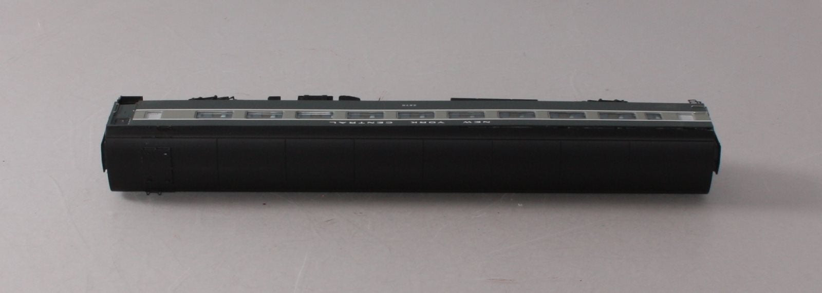Rapido 100050 HO Scale New York Central Lightweight Coach Passenger Car #2670 NIB
