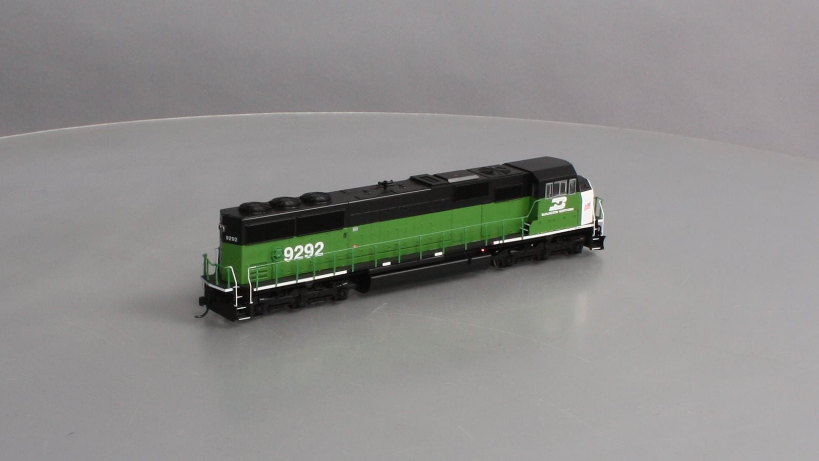 Walthers 910-9714 HO EMD SD60M Diesel Locomotive #9292