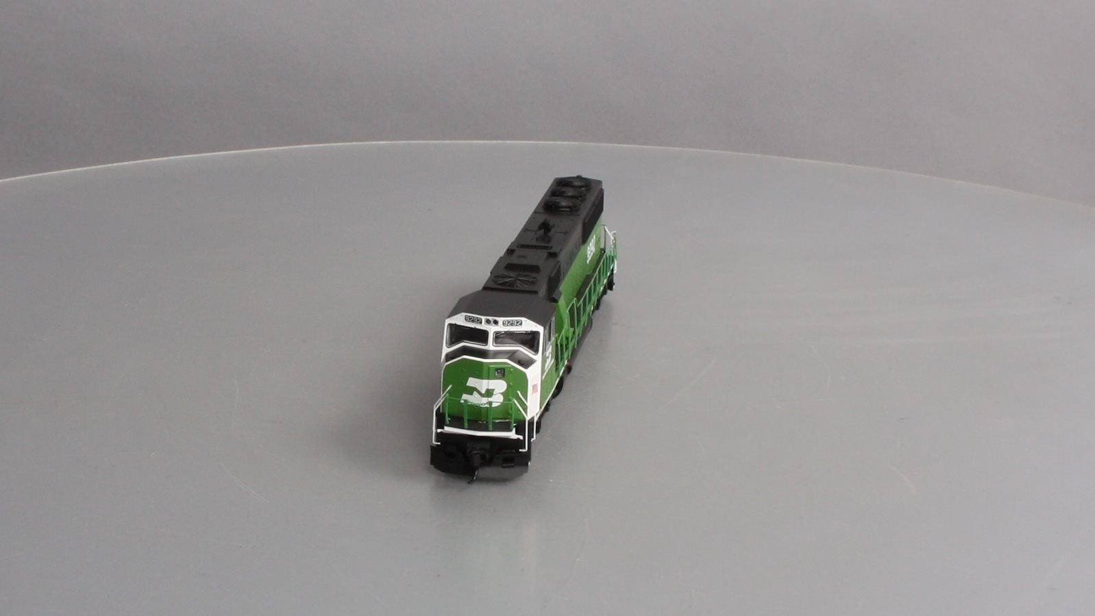 Walthers 910-9714 HO EMD SD60M Diesel Locomotive #9292