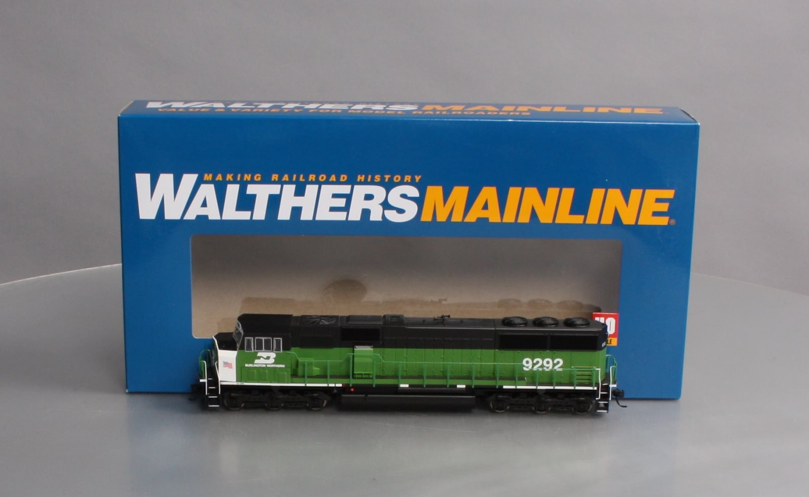 Walthers 910-9714 HO EMD SD60M Diesel Locomotive #9292