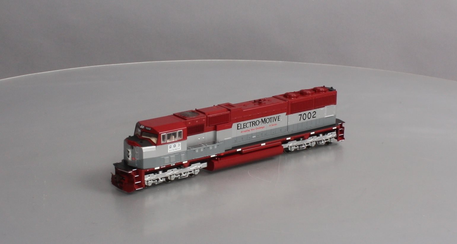 Athearn 0G6118 HO Scale Electro-Motive SD70M Diesel Locomotive #7002 LN/Box