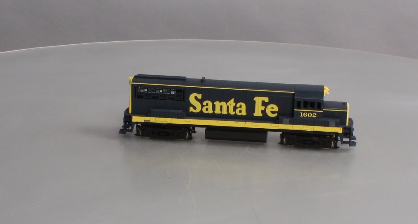 Stewart 7205 HO Santa Fe GE U25B Phase II Diesel Locomotive #1602 LN/Box