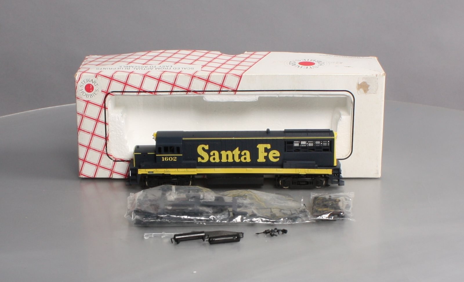 Stewart 7205 HO Santa Fe GE U25B Phase II Diesel Locomotive #1602 LN/Box