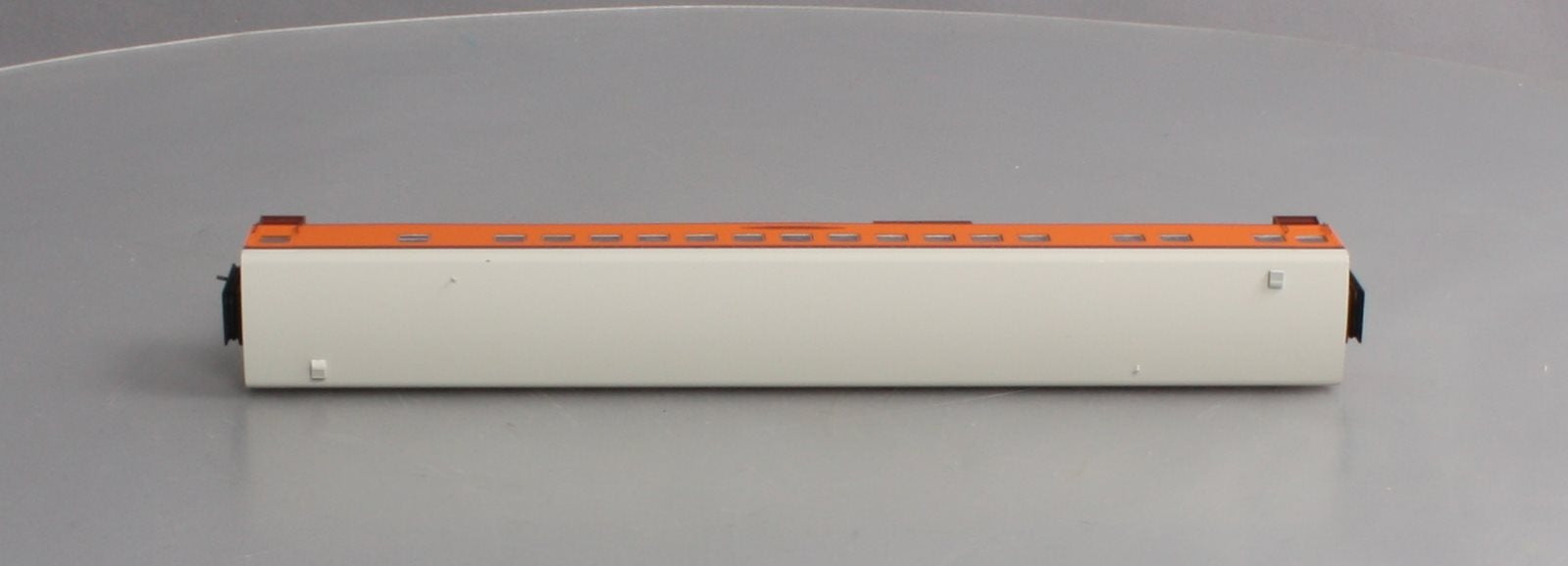 Fox Valley Models 10032 HO Scale Milwaukee Hiawatha Passenger Coach #4437 LN