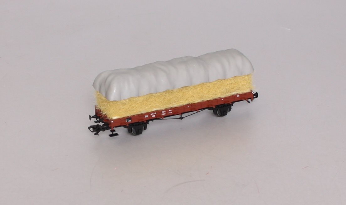 Marklin 46365 HO Scale DB Stake Car with Load of Straw & Loading Gauge LN/Box