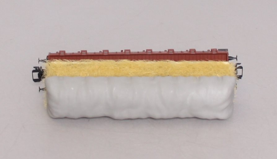 Marklin 46365 HO Scale DB Stake Car with Load of Straw & Loading Gauge LN/Box