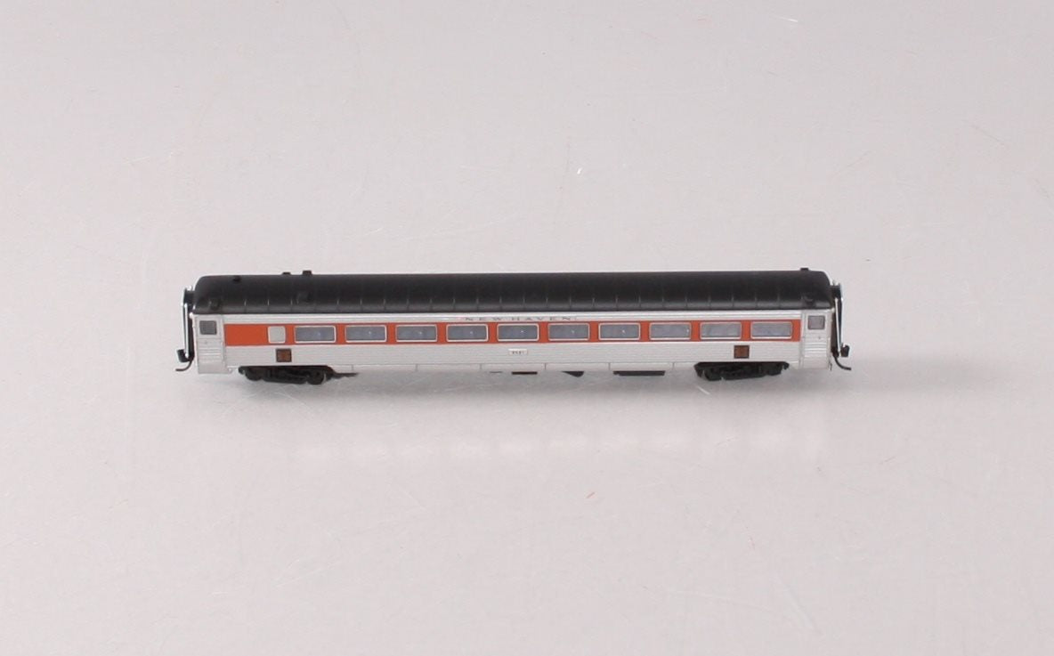 Rapido Trains 517012 N New Haven McGinnis Scheme 8600-Series Coaches #8681