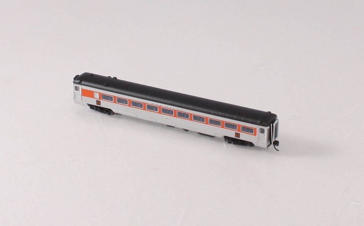 Rapido Trains 517012 N New Haven McGinnis Scheme 8600-Series Coaches #8681