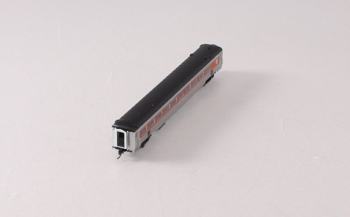 Rapido Trains 517012 N New Haven McGinnis Scheme 8600-Series Coaches #8681