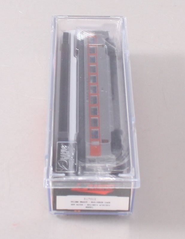 Rapido Trains 517012 N New Haven McGinnis Scheme 8600-Series Coaches #8681