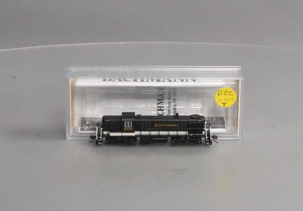 Bachmann 64254 N Scale Southern ALCO RS3 Diesel Locomotive #2137 w/ DCC
