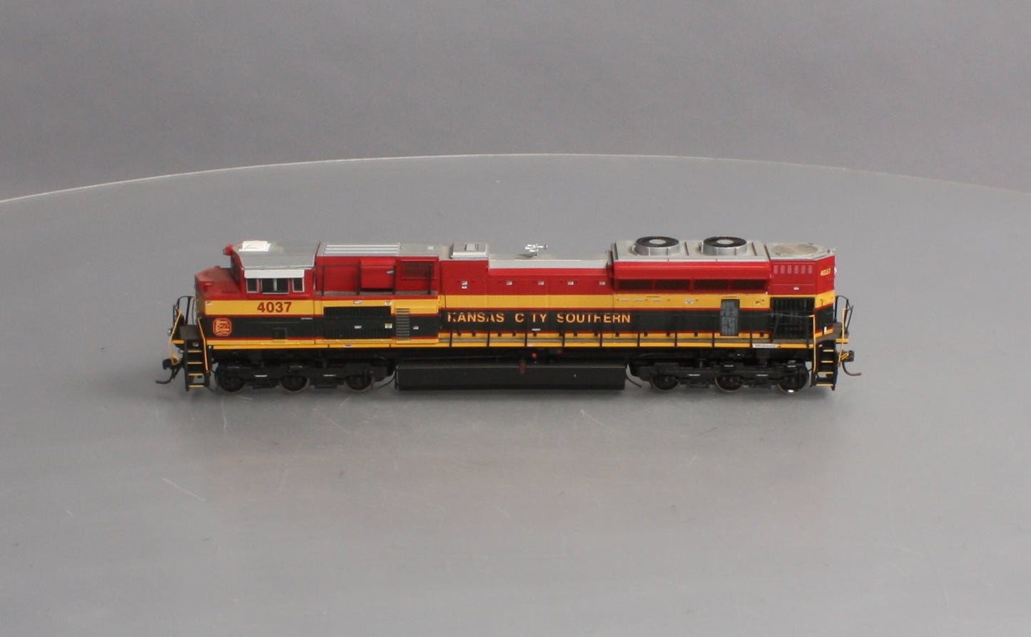 Athearn G68516 HO Scale KCS SD70ACe Diesel Engine #4037