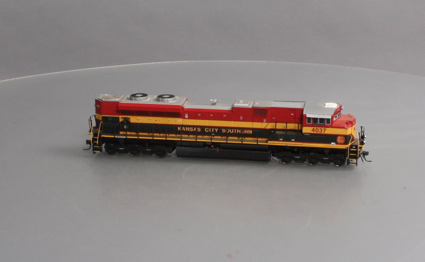 Athearn G68516 HO Scale KCS SD70ACe Diesel Engine #4037