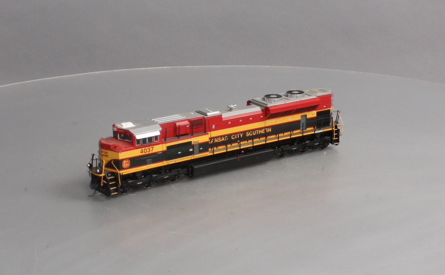 Athearn G68516 HO Scale KCS SD70ACe Diesel Engine #4037