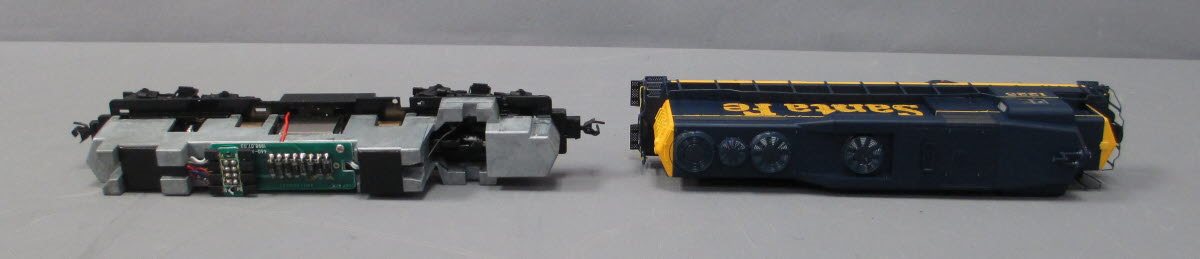 Proto 2000 21536 HO AT&SF GP30 Diesel Locomotive #1225 LN/Box