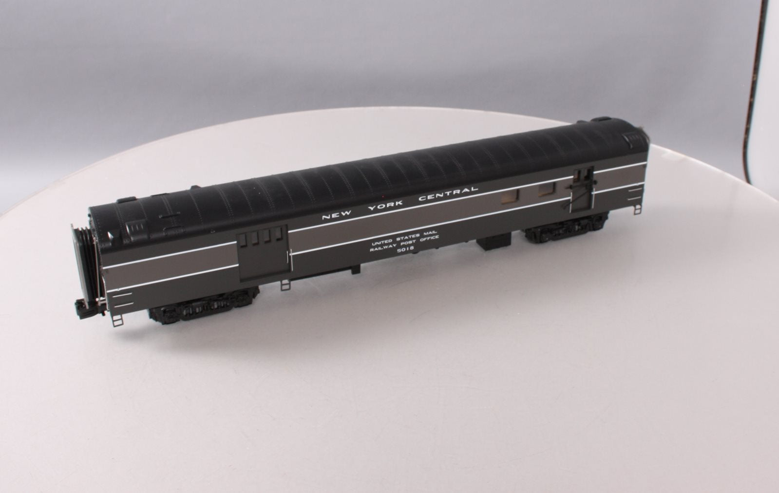 MTH 20-68283 O New York Central 70' Streamlined RPO Passenger Car LN/Box