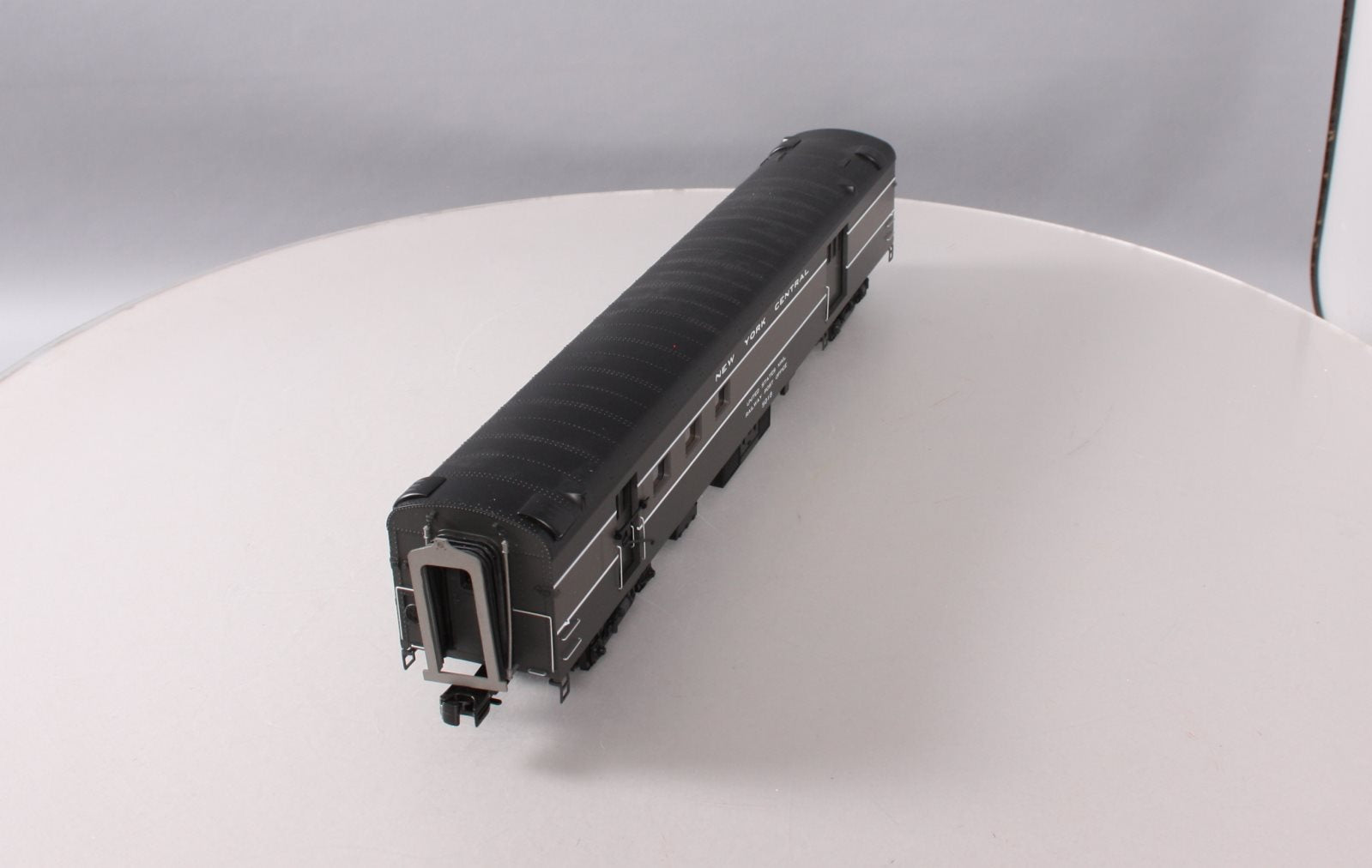 MTH 20-68283 O New York Central 70' Streamlined RPO Passenger Car LN/Box