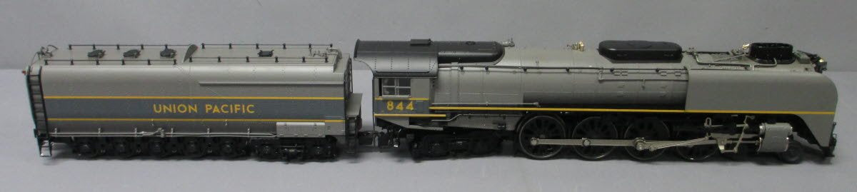 Lionel 6-11116 O UP 4-8-4 FEF3 Northern Greyhound Steam Locomotive & Tender #844