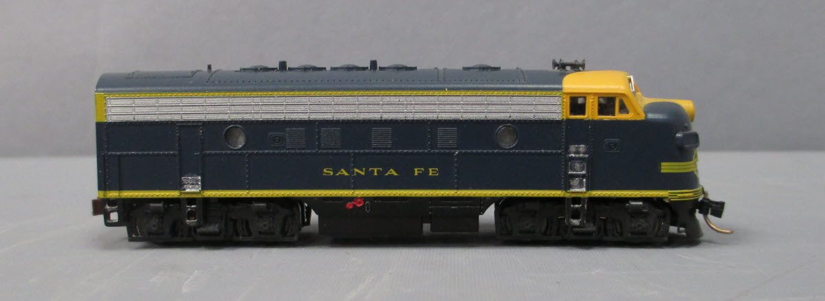 Kato 176-0910 N Scale Santa Fe Diesel Locomotive #272 LN/Box