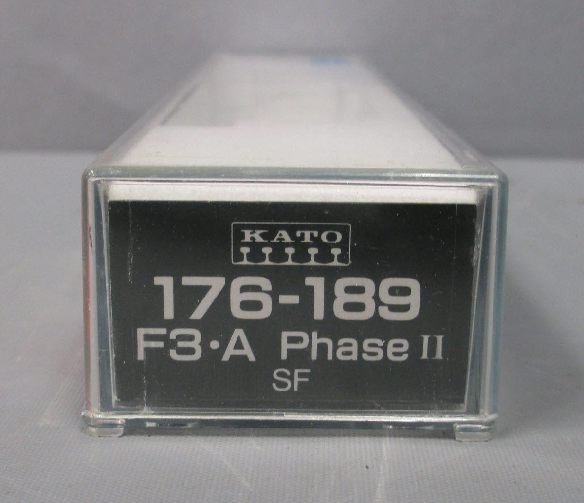 Kato 176-0910 N Scale Santa Fe Diesel Locomotive #272 LN/Box