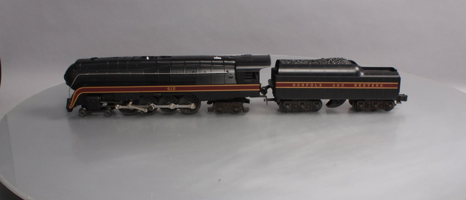 Lionel 6-18040 O Norfolk & Western 4-8-4 J Class Steam Locomotive & Tender #612 NIB