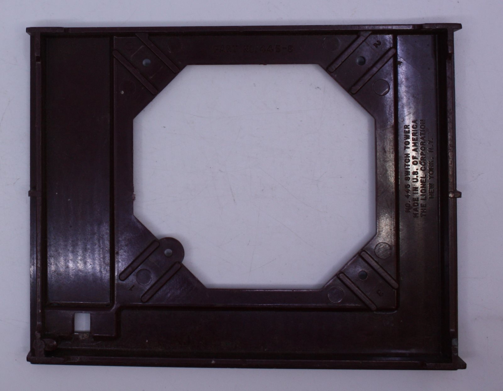 Lionel 445-8X2 Maroon Base-Damaged