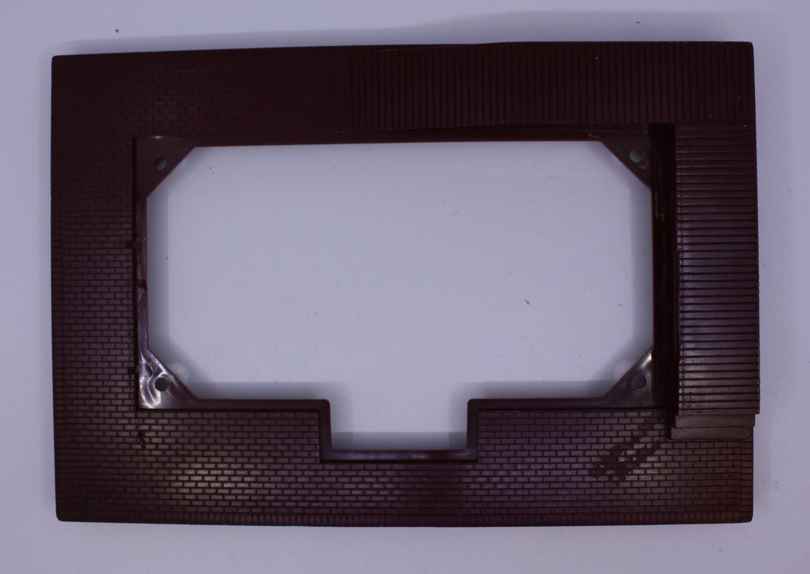 Lionel 132-7X Maroon Station Base with Flaws