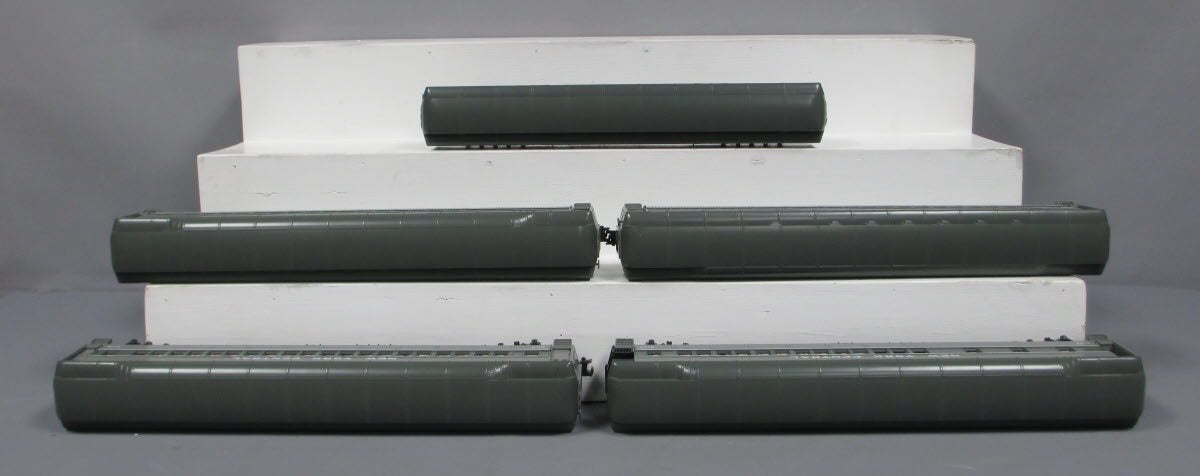 Williams 2700 O Gauge New York Central 80ft. 5-Car Madison Passenger Set 3-Rail LN/Box