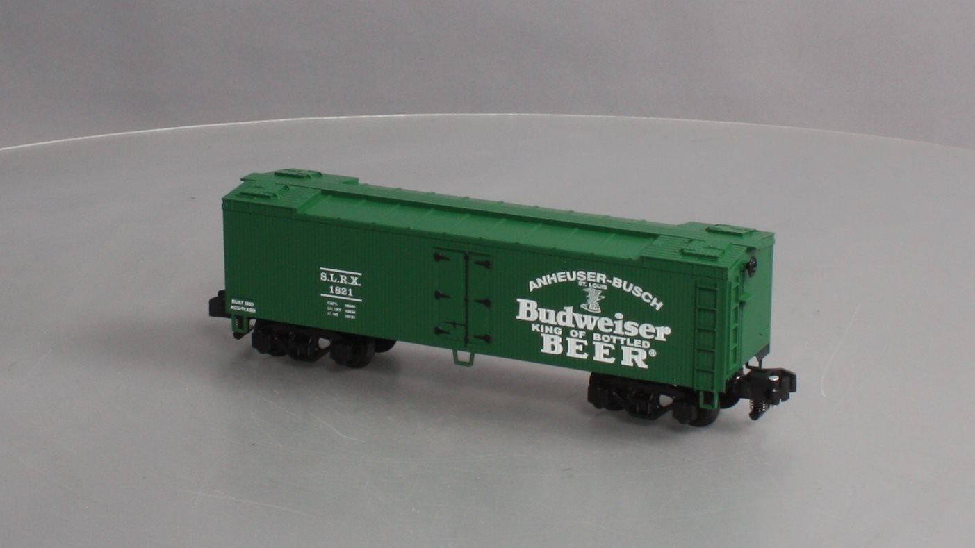 American Flyer 2001016 S Gauge Budweiser Beer Woodside Reefer #1821 LN/Box