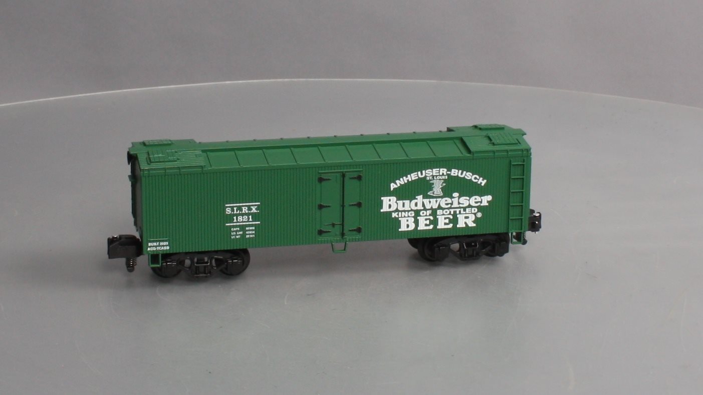 American Flyer 2001016 S Gauge Budweiser Beer Woodside Reefer #1821 LN/Box