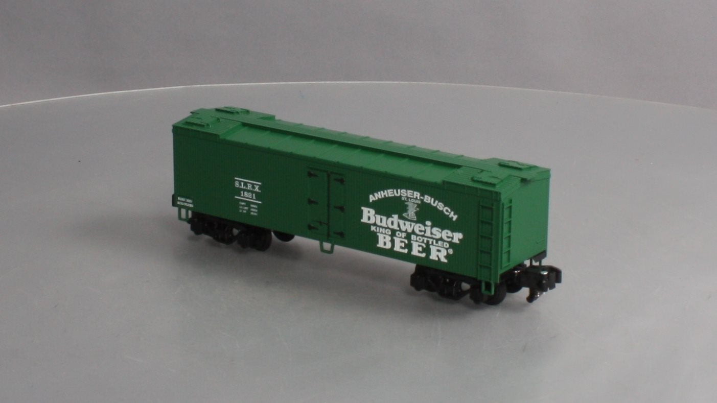 American Flyer 2001016 S Gauge Budweiser Beer Woodside Reefer #1821 LN/Box