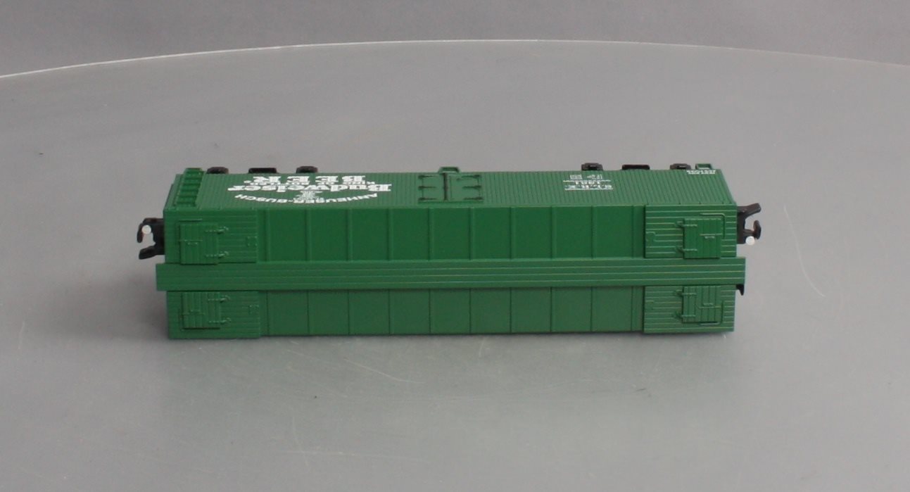 American Flyer 2001016 S Gauge Budweiser Beer Woodside Reefer #1821 LN/Box