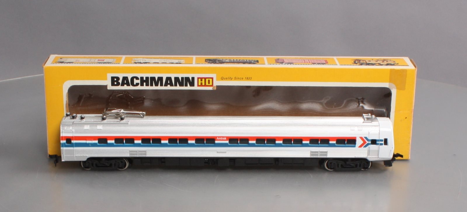Bachmann 1300 HO Amtrak Metroliner Powered Coach EX/Box