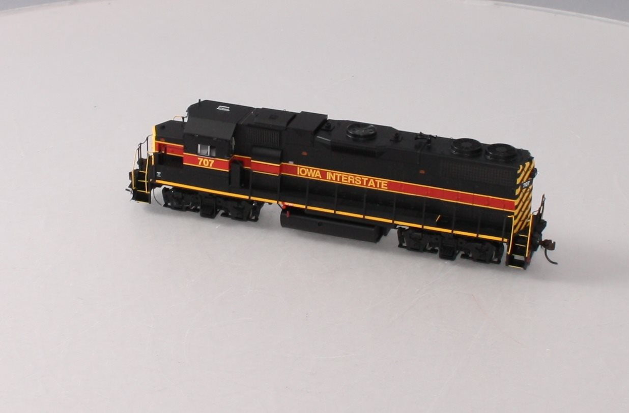 Athearn G40837 HO Iowa Interstate GP38-2 Phase I Diesel Locomotive #707 LN/Box