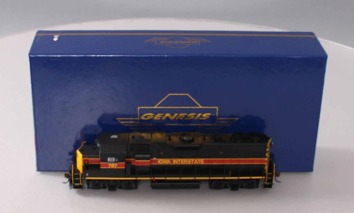 Athearn G40837 HO Iowa Interstate GP38-2 Phase I Diesel Locomotive #707 LN/Box